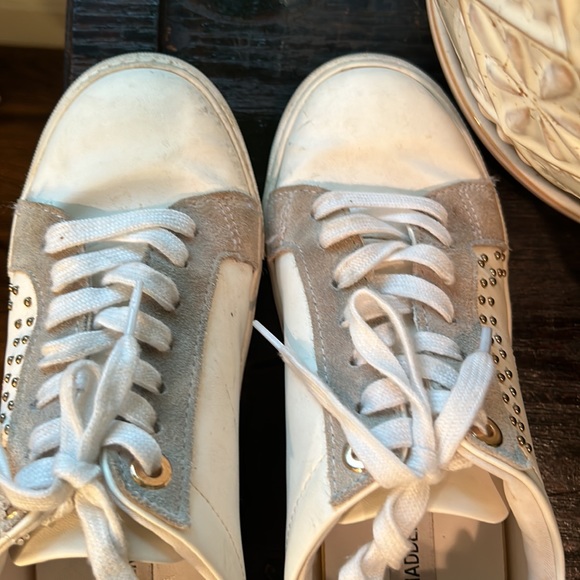 Steve Madden shoes that are Barely worn but super comfortable! - Picture 4 of 6
